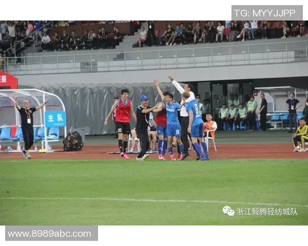 杭州足球队荣登足球节奏排行榜第九位展现出色竞技状态与团队合作精神 杭州足球队荣登足球节奏排行榜第九位展现出色竞技状态与团队合作精神