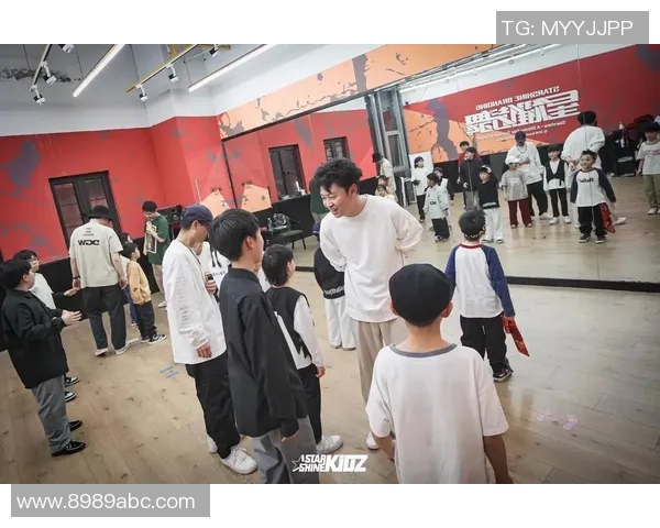 南京街舞队的逆袭之旅：从默默无闻到舞台之巅的奋斗纪实