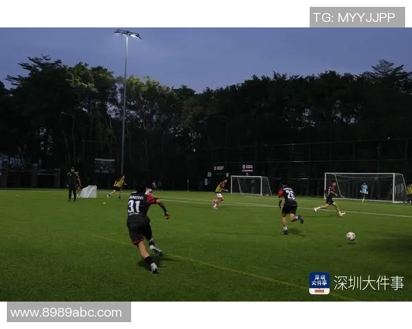 深圳足球队的拼搏之路:从低谷到大师赛的辉煌历程 深圳足球队的拼搏之路:从低谷到大师赛的辉煌历程