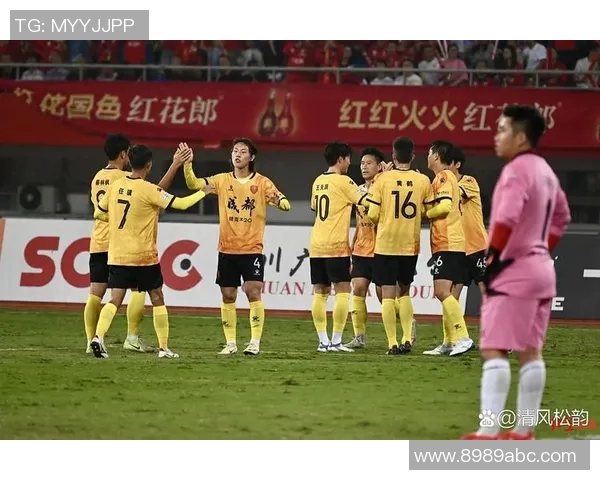 城市联赛特别报道:成都足球队在逆境中崛起的奋斗历程与荣耀时刻 城市联赛特别报道:成都足球队在逆境中崛起的奋斗历程与荣耀时刻